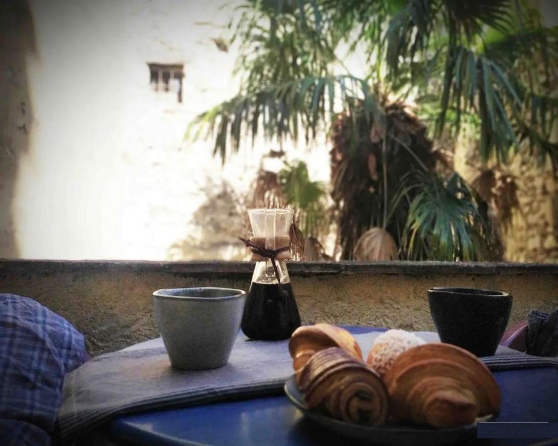 Studio Avec Terrasse Sur Cour, Authentique, Calme Avignon Exterior photo